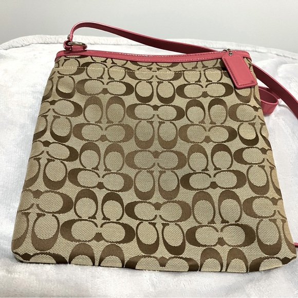 Crossbody Coach print bag - Picture 2 of 7